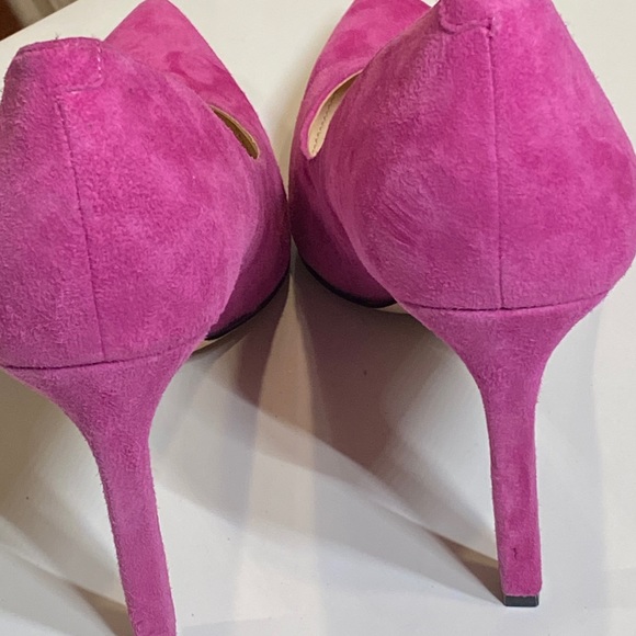 Tatiana Pointy Toe Fuchsia Pumps. - Picture 9 of 12